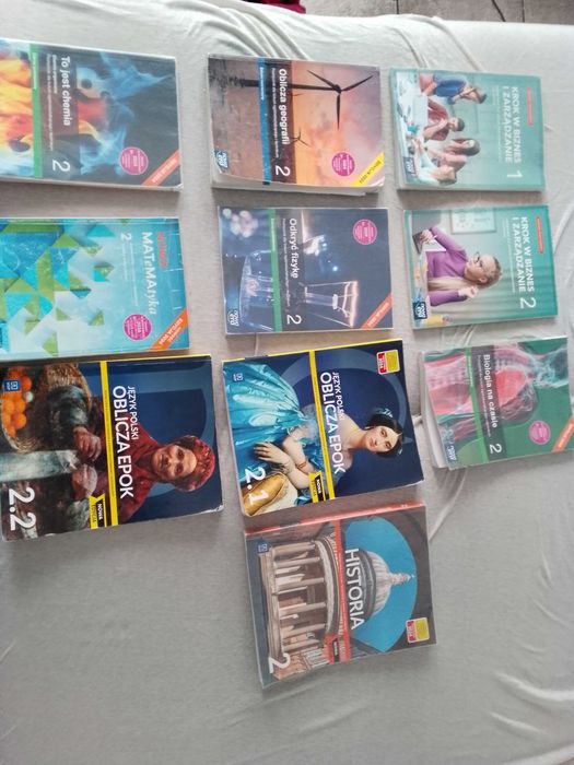 Sprzedam książki kl. 2 LO i technikum