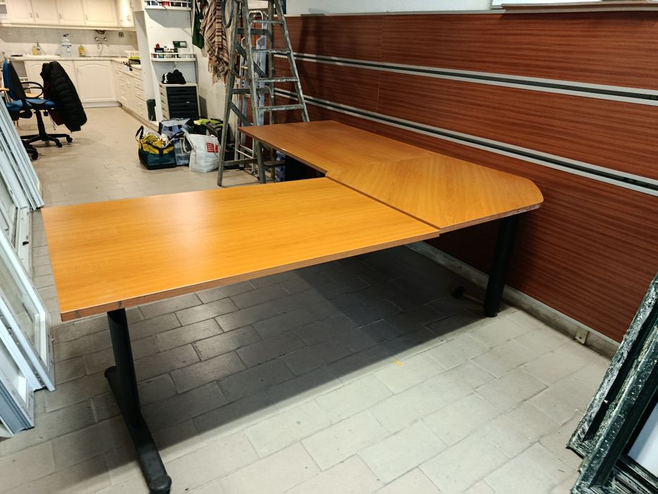 Secretaria escritório em canto