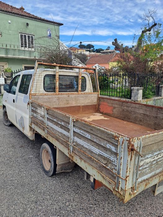 Hyundai H1 2001 caixa aberta