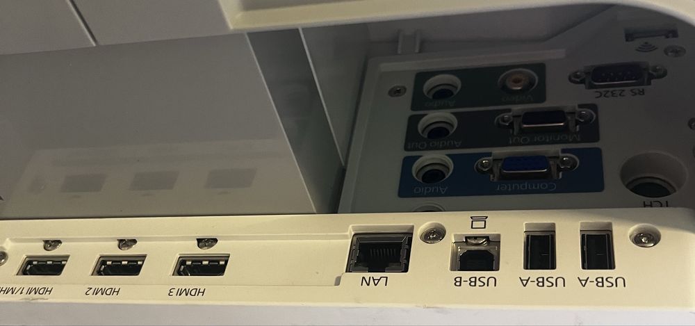 Проектор EPSON Brightink 710Ui