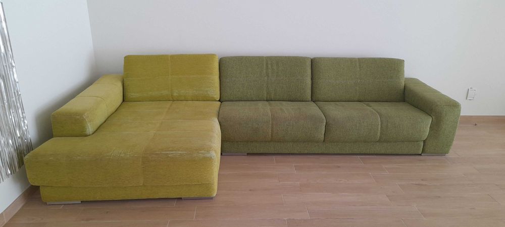 Sofá com chaise longue