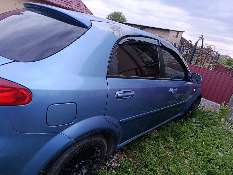 Продам автомобіль Шевроле лачеті