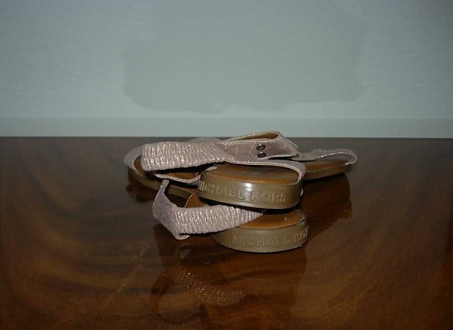 Красивые фирменные римлянки. Босоножки Michael Kors. Размер 36-36,5