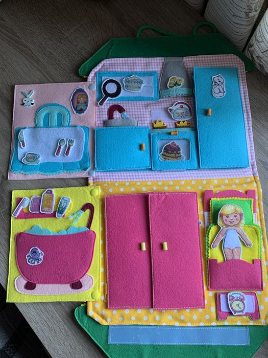 Ляльковий будинок із фетру розкладний