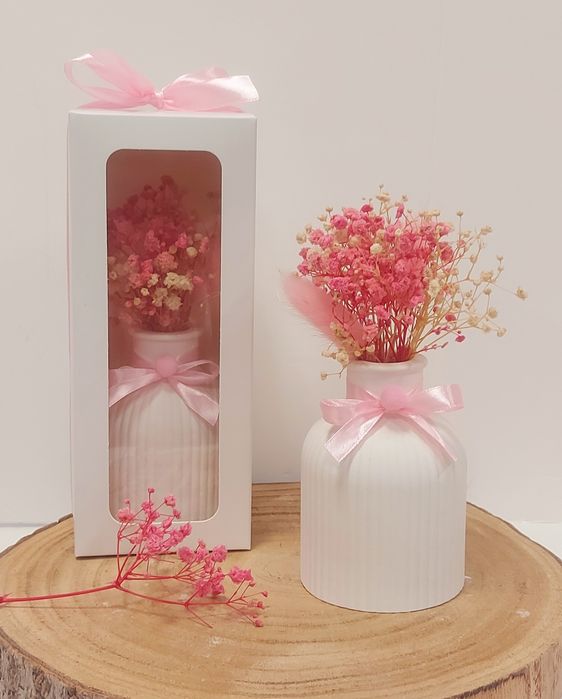 Jarra com flores secas