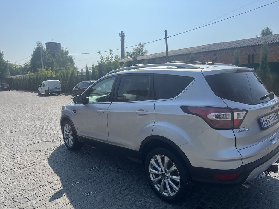 Продаю Ford Escape