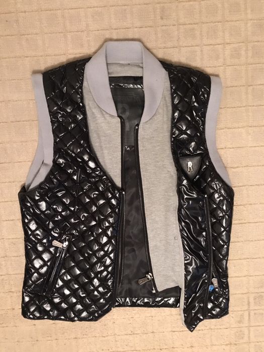 Новая жилетка , размер М
