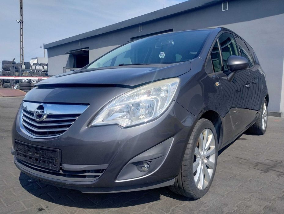 lampa przód przednia prawa Opel Meriva B 10-14r. Europa, Części