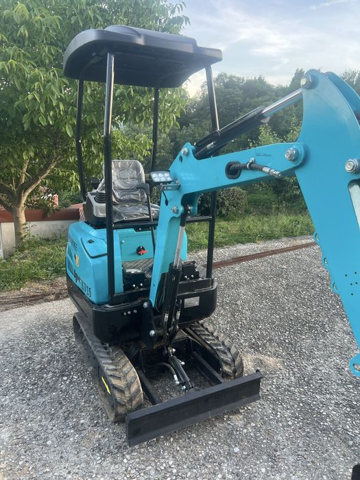 Mini escavadora 1500 kg