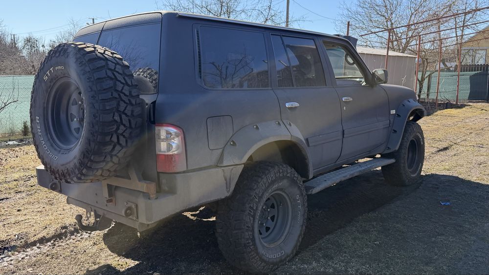 Nisan Patrol ліфтовий
