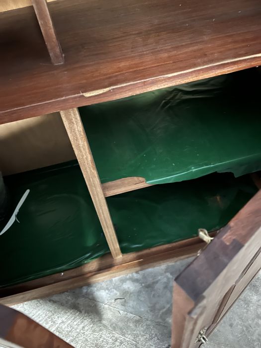 Móvel/Estante com armários e para tv