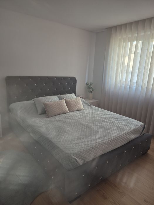 Quarto de casal  + 2 banco
