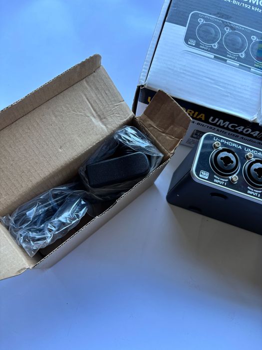 Profesjonalny zestaw audio: Mikser USB + Reloop + kable