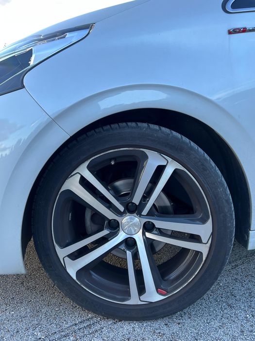 Peugeot208gtline