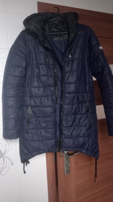 Kurtka przejściowa, asymetryczna