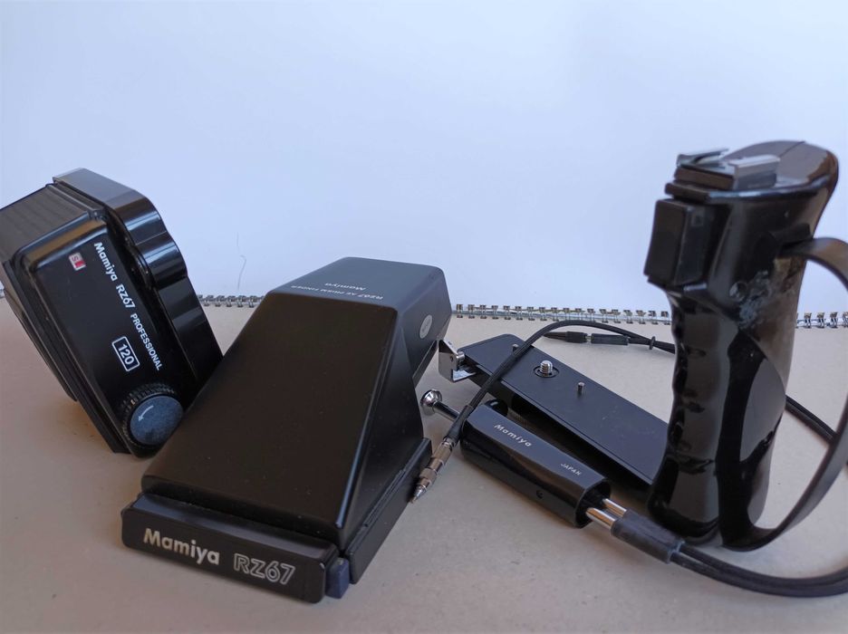 Mamiya RZ 67 (SÓ teleconversor 1.4, mala alumínio, punho e para-sol)