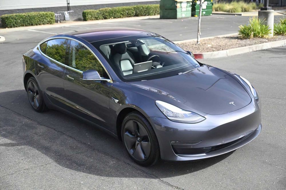 Tesla Model 3 Long Range      2019