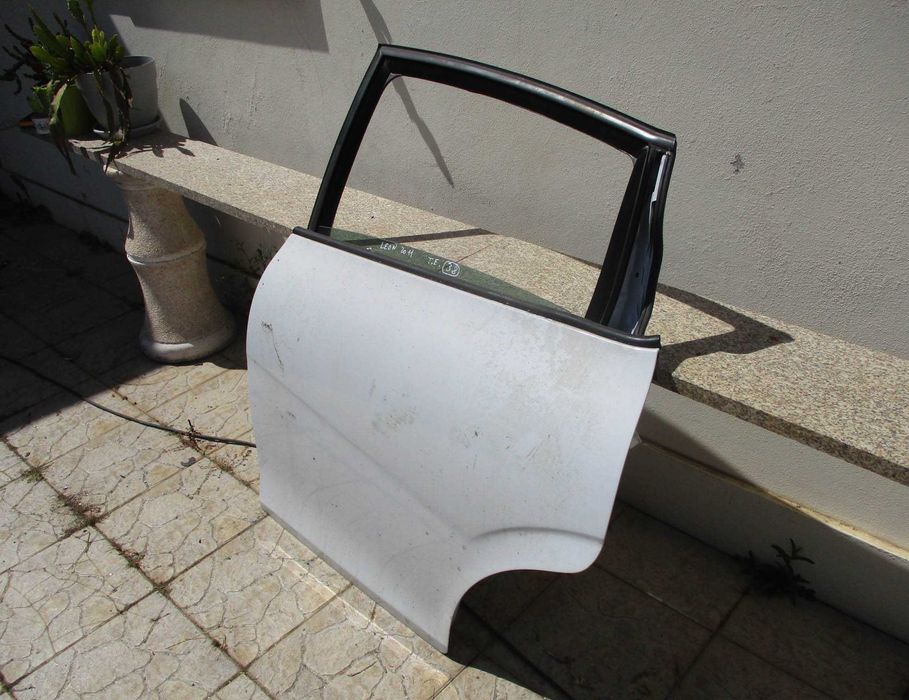 Porta trás esquerda para Seat Leon 1P (2011) branca 2005-2012