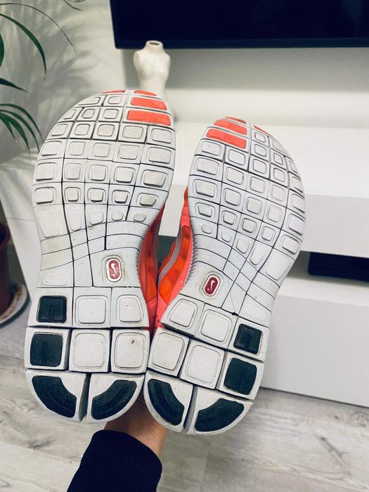Różowe buty 36 Nike run free 5.0