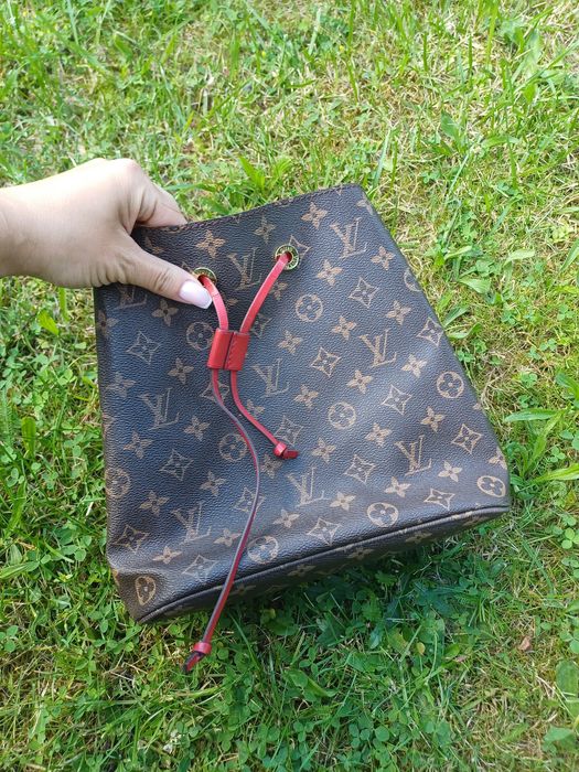 Damska torebka na pasek