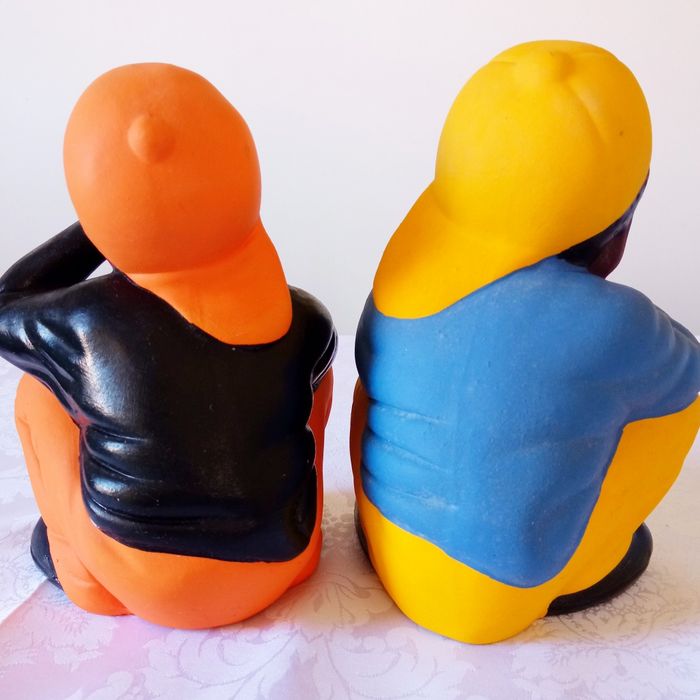 Conjunto de 2 bonecos figuras em argila