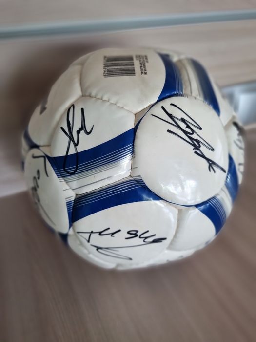 Piłka z autograf Robert Lewandowski  i inni