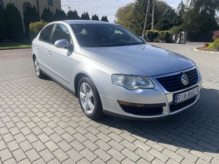 Benzyna + Lpg - zarejestrowany - sedan 2005 rok