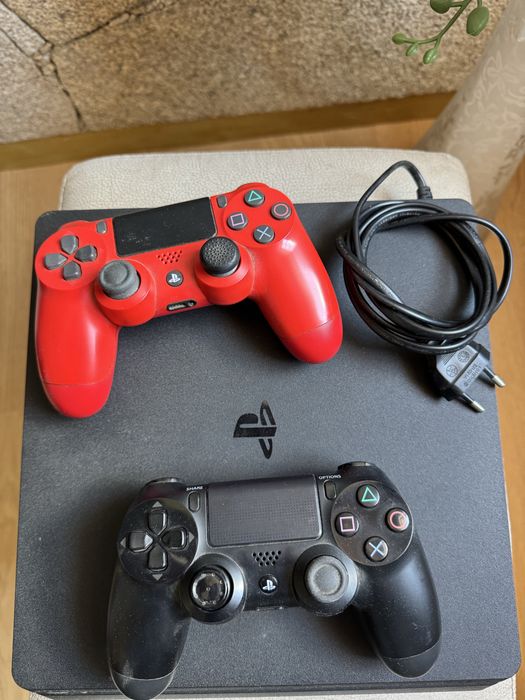 Playstation 4 com 5 jogos