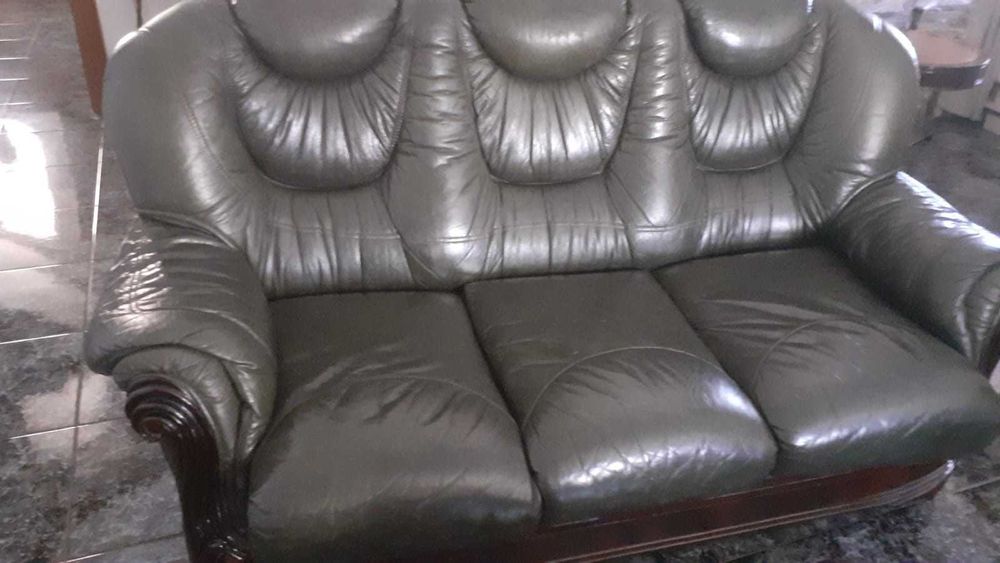 Vendo conjunto de sofás em pele usados Amora • OLX Portugal