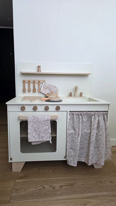 Cozinha de brincar em madeira com acessórios