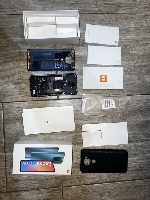 Niedziałający Redmi Note 9.