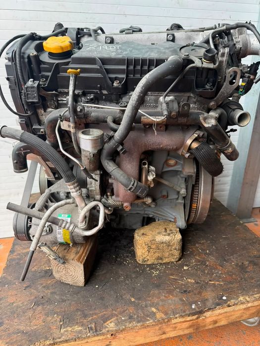 Motor completo OPEL Zafira B Van
