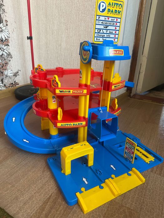 Парковка 3-рівнева