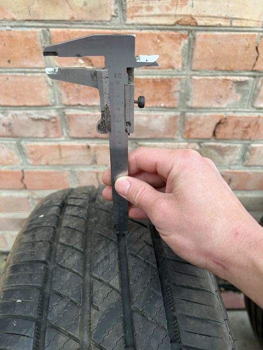 Bridgestone 235/50/R18