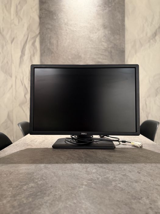 Monitor DELL z regulacją wysokości