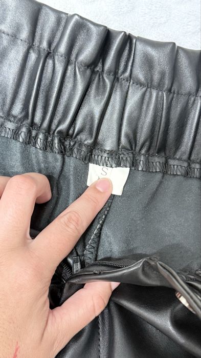 Продам шкіряні шорти розмір s