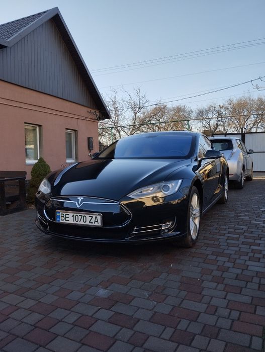 Tesla Model S Performance