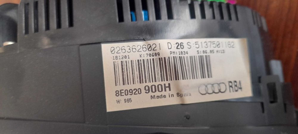 AUDI A4 B6 licznik zegary 8E0.920900H  nrl3