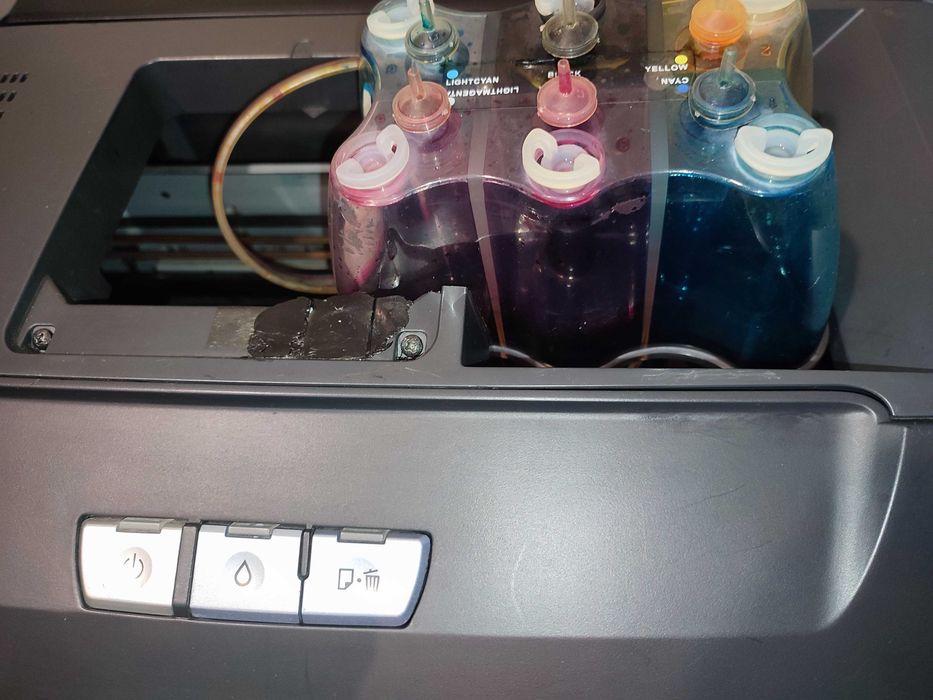 Принтер струнний цветной Epson R270