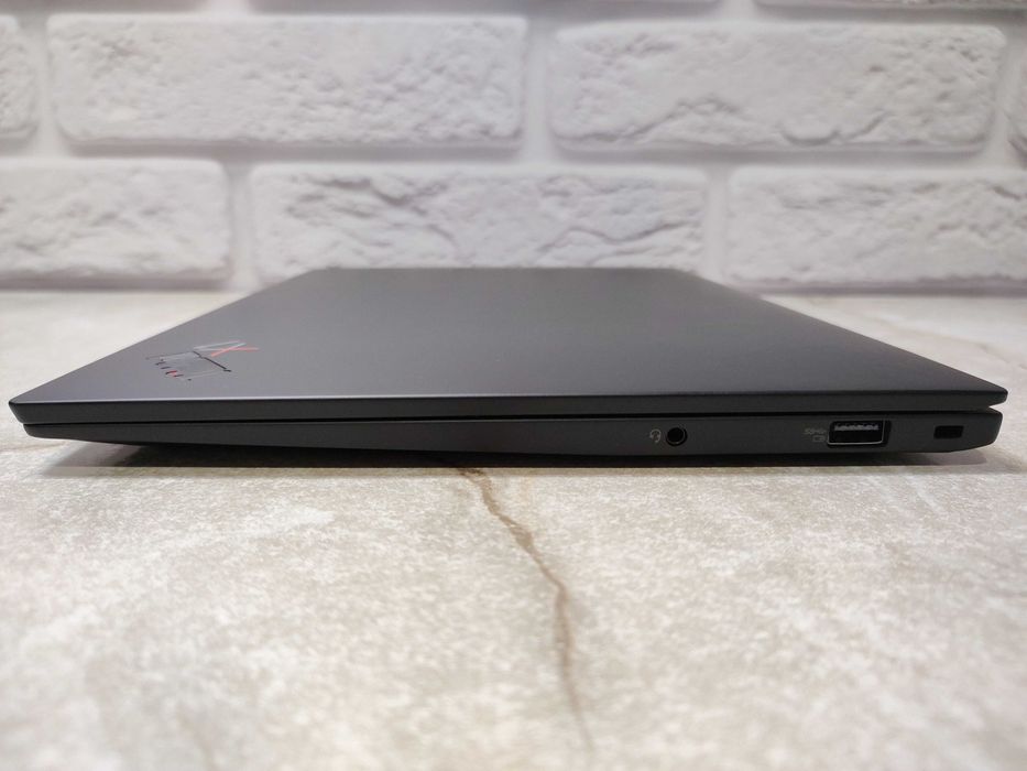 Lenovo ThinkPad X1 Carbon Gen 10 400nit+Touch i7-1270P 32GB DDR5 512GB