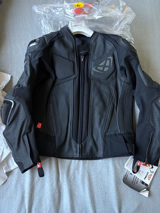 Nowa skórzana kurtka motocyklowa IXON Vendetta EVO XL klasa AAA