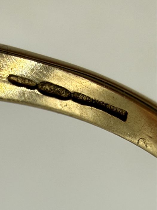 Złoty pierścionek z diamentami 0,20ct