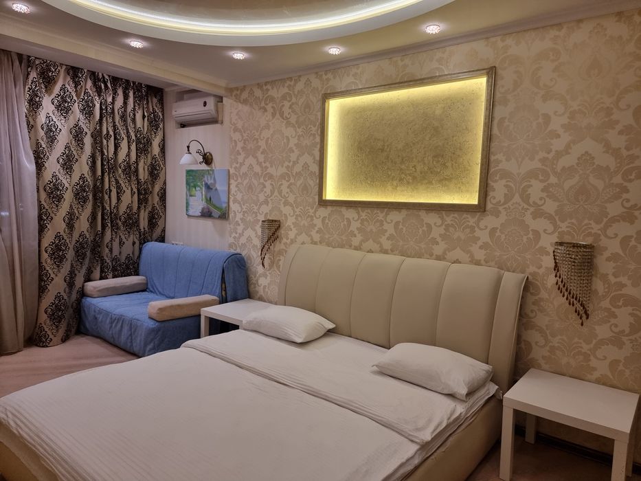 Погодинно, подобово  2к кв на Осокорках с джакузі та каміном.