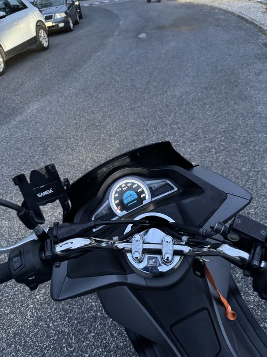 Honda PCX impecavel