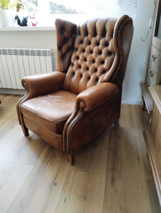 Fotel skórzany chesterfield