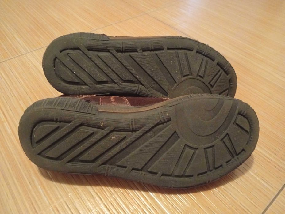 Bota/sapatilha como novos