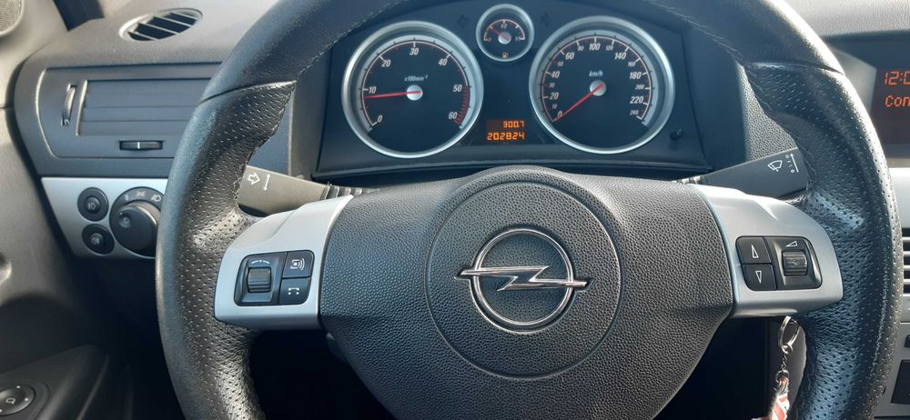Opel Astra GTC 1.3/90Cv