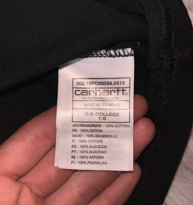 Продам футболку Carhartt в гарному стані.