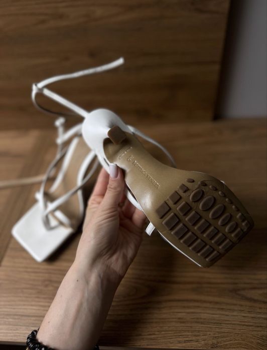 Продам босоніжки, Bottega Veneta, 35 розмір, шкіра, люкс якість!