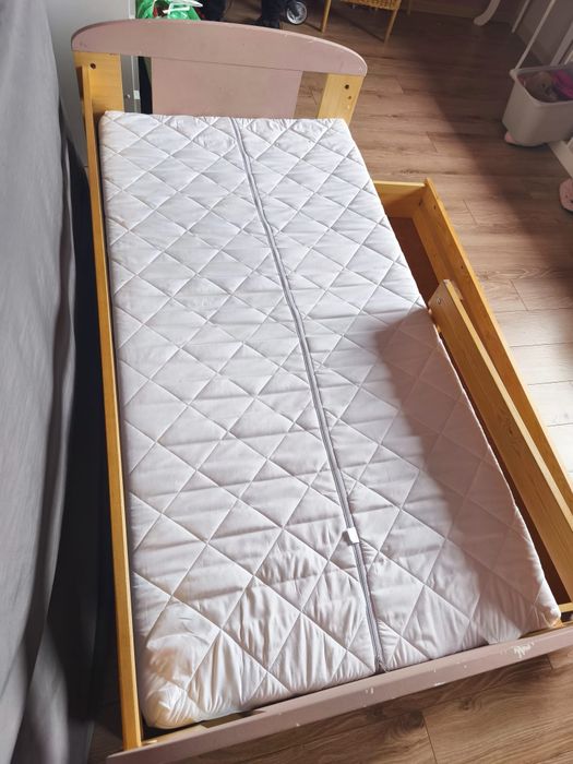 Łóżko dziecięce z materacem za darmo!!!!!!